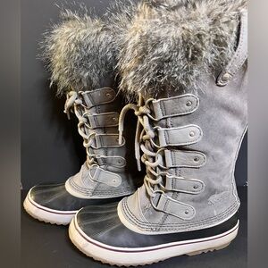 Sorel Gray and Black Winter Boots with Faux Fur